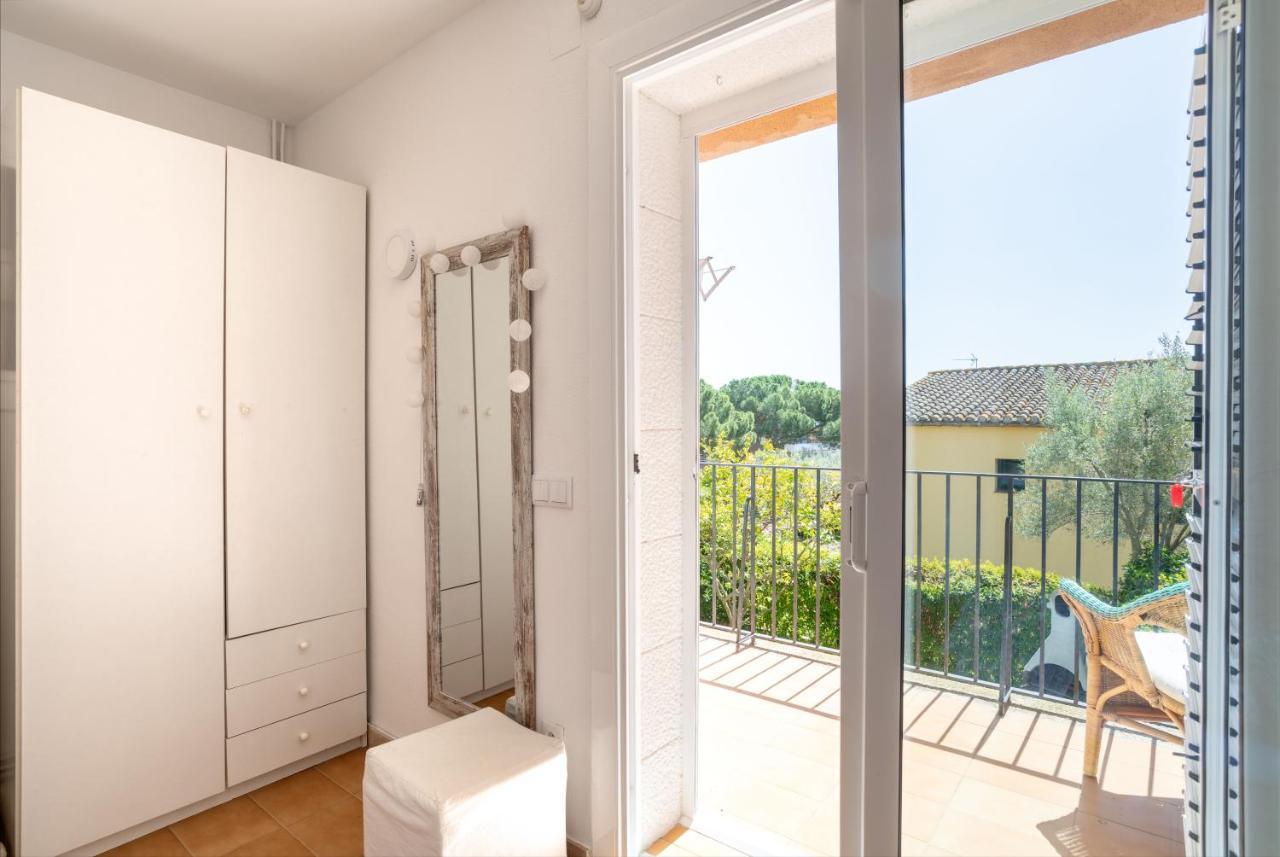 Bonita Casa Adosada Con Jardin Privado Y Piscina Comunitaria Calella De Palafrugell Esterno foto