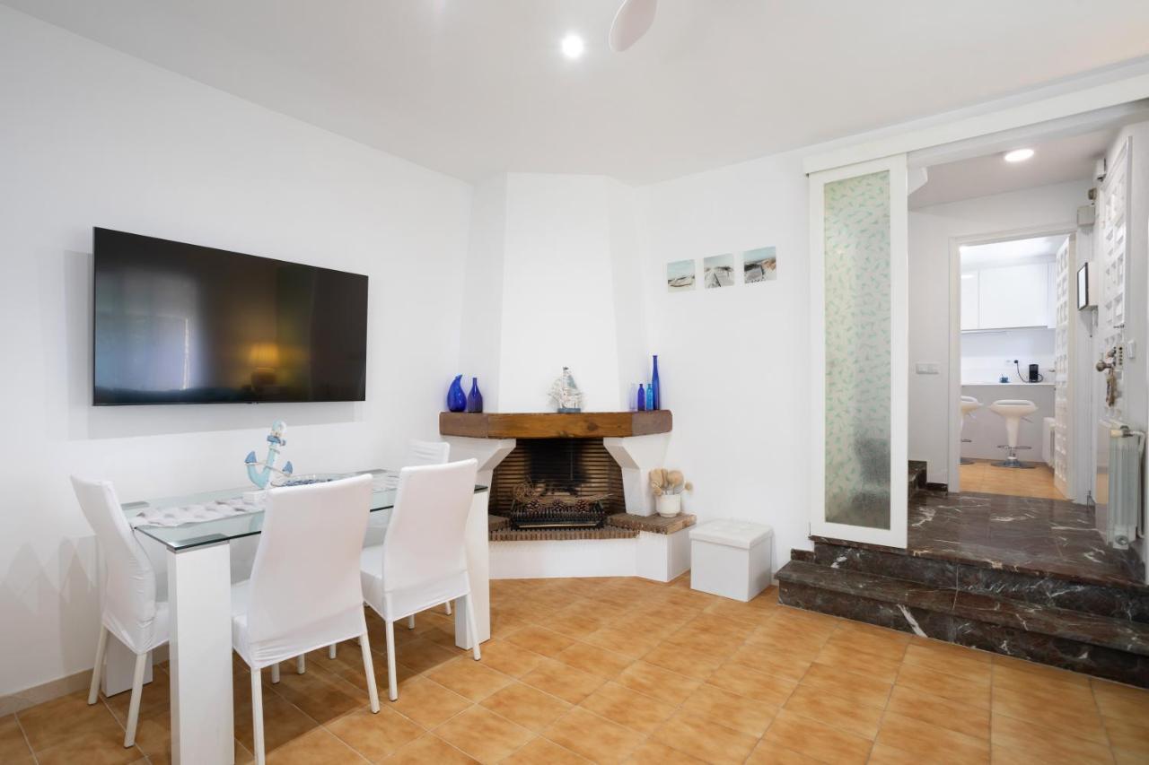 Bonita Casa Adosada Con Jardin Privado Y Piscina Comunitaria Calella De Palafrugell Esterno foto