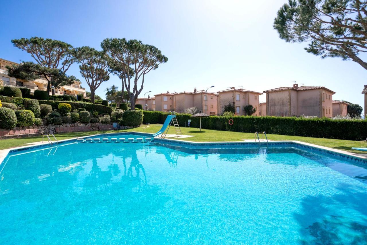 Bonita Casa Adosada Con Jardin Privado Y Piscina Comunitaria Calella De Palafrugell Esterno foto